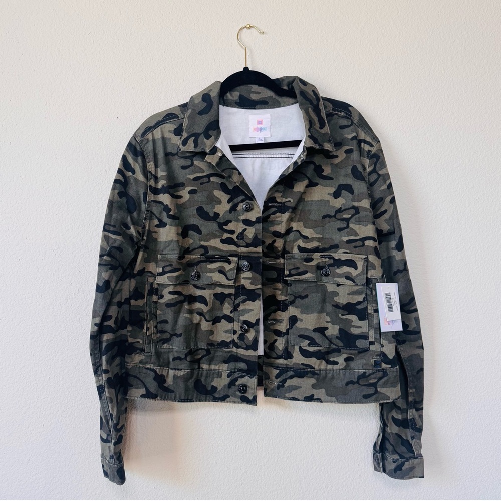 LulaRoe NWT camo jacket - Large